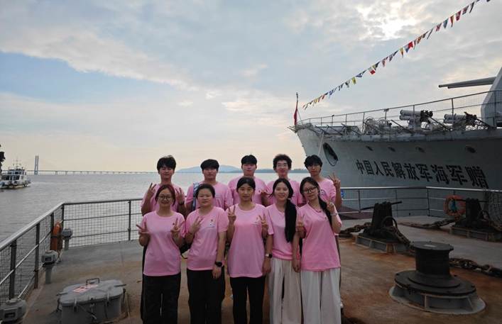 https://enun.jju.edu.cn/__local/7/F7/55/4D9F974CD269C85D8097F6A1DC7_B2FADE30_14A33.jpg